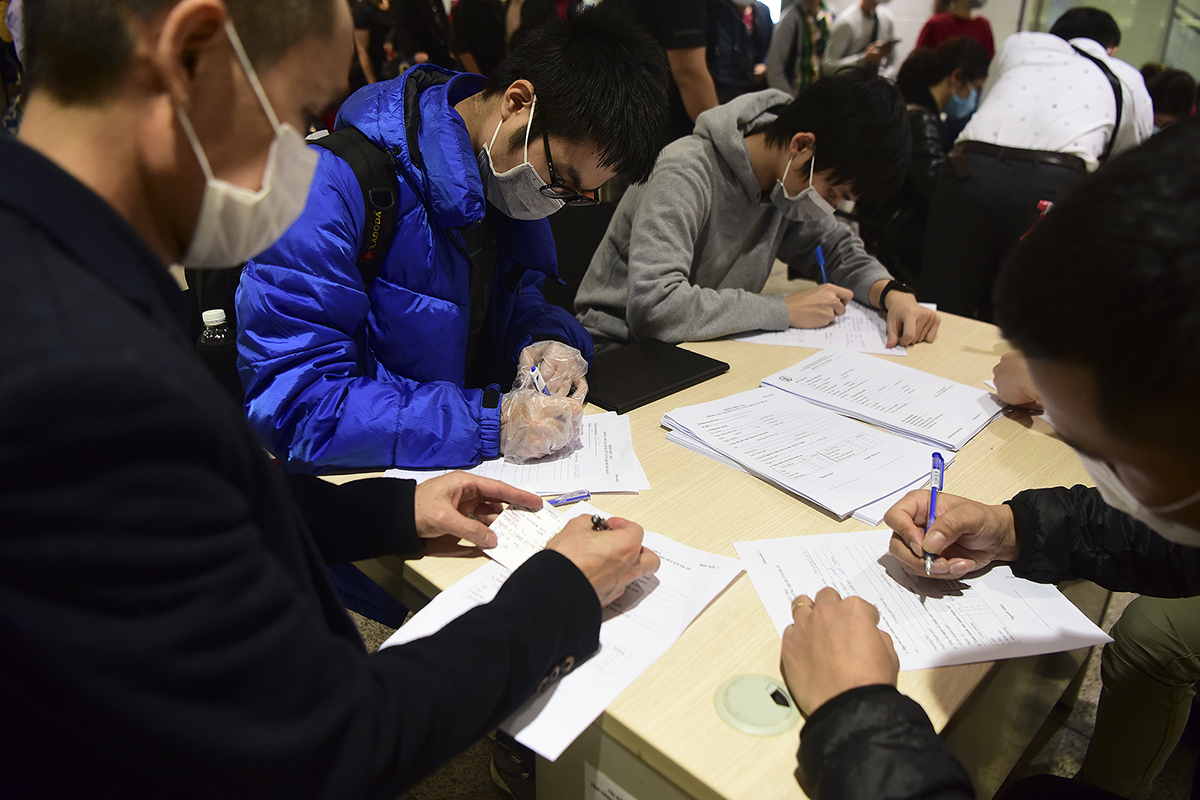 Covid-19 gives overseas Vietnamese students hard time - VnExpress ...