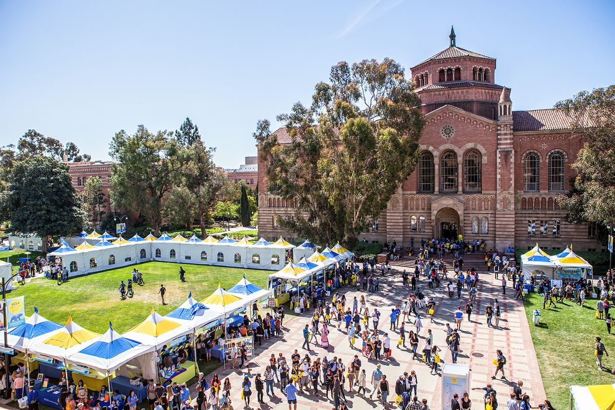 A spirited welcome and invitation for thousands at Bruin Day 2017 ...